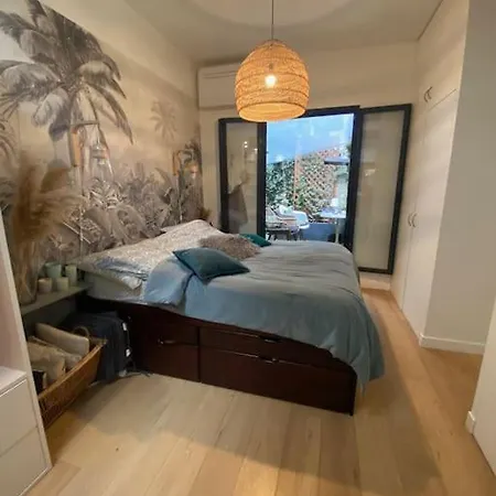 Apartman Maison-atelier 3bd Et 3ba Avec Patio Fleuri Au Pied De Montmartre Párizs