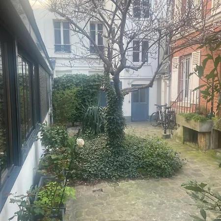 Apartman Maison-atelier 3bd Et 3ba Avec Patio Fleuri Au Pied De Montmartre